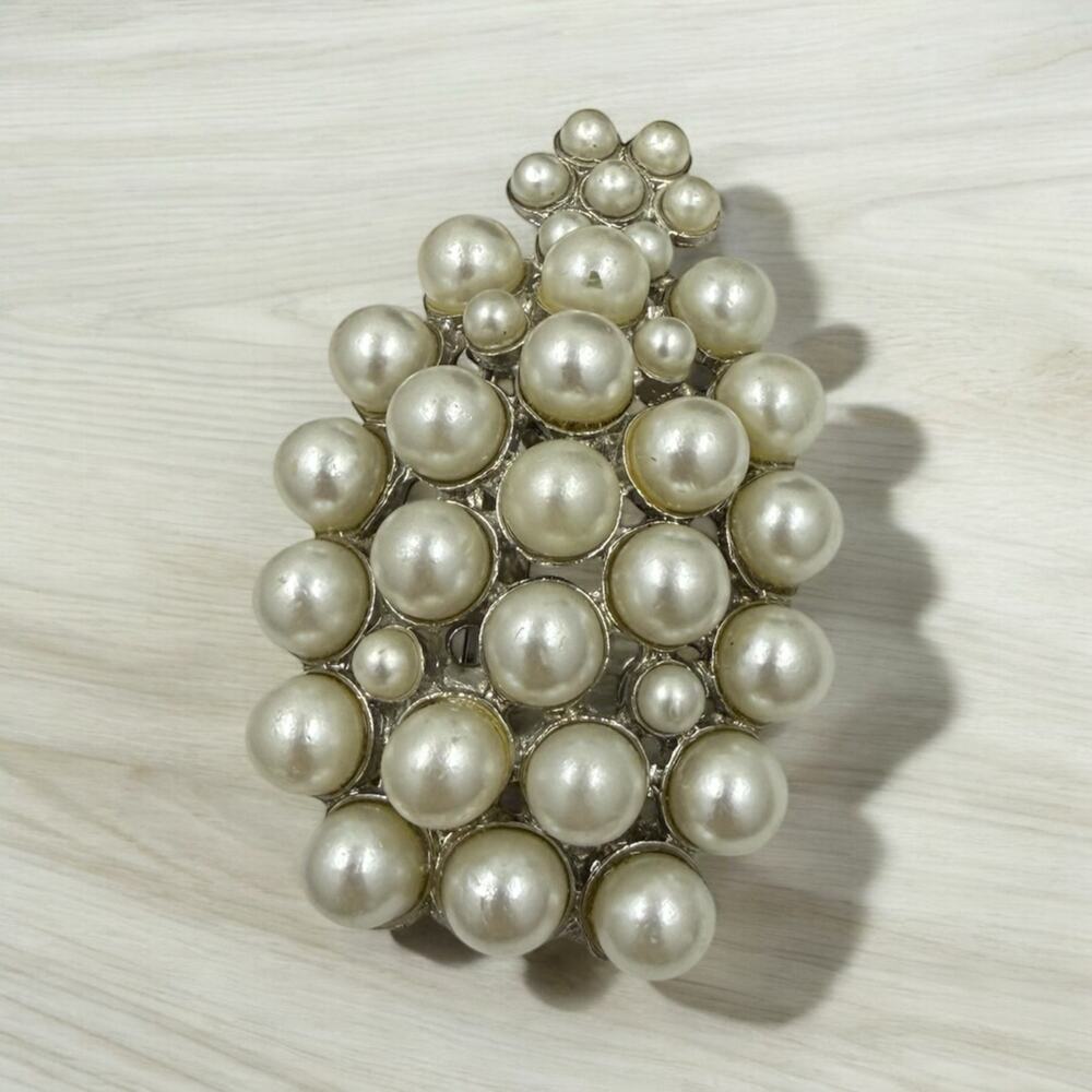 Vintage Simulated Pearl Brooch Silvertone Metal Christmas Tree Pin - Picture 4 of 7